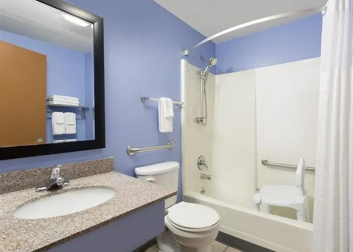 Super 8 By Wyndham Hotel