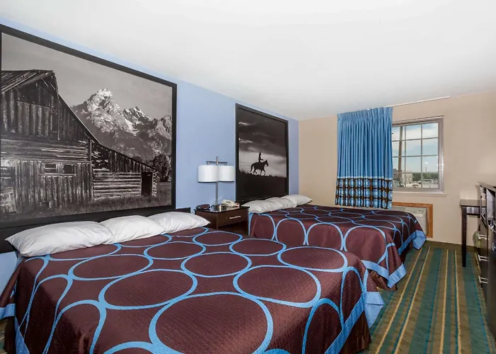 Super 8 By Wyndham Hotel 2*