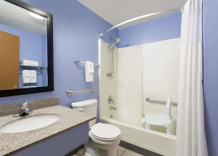 Super 8 By Wyndham Hotel 2*