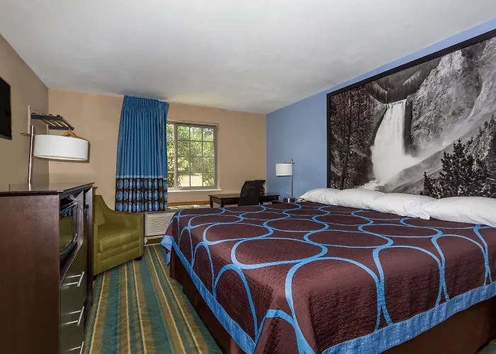 Hotel Super 8 By Wyndham 2*